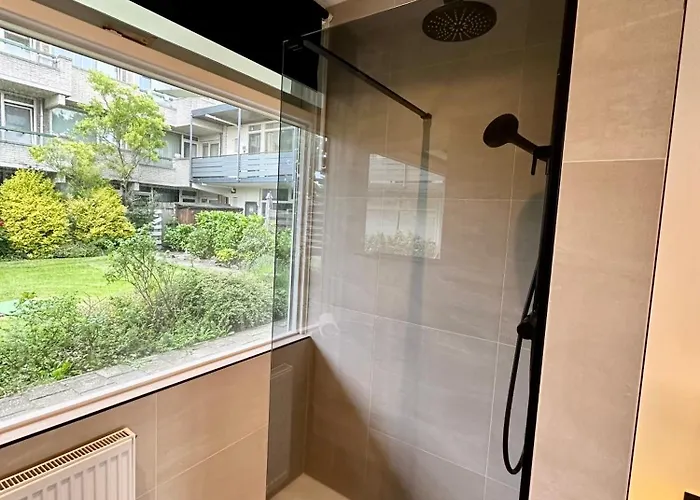 Eight זנדוורט